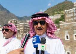 الأمير سلطان بن سلمان يزور قرية رجال ألمع التراثية بمنطقة عسير