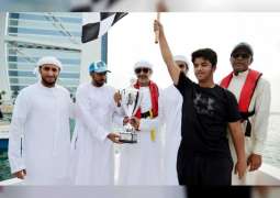 " الوصف 127 " بطل منافسات دبي للقوارب الشراعية المحلية 43 قدما