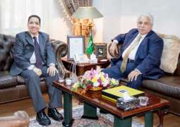 وزير التجارة والاستثمار يزور سفارة المملكة في تركمانستان