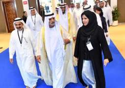 نهيان بن مبارك: الإمارات ملتزمة بتحقيق النمو في الصناعة النفطية والعمل على تطوير مصادر بديلة للطاقة