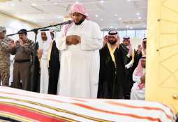 نائب أمير منطقة جازان يؤدي صلاة الميت على الشهيد الجابري