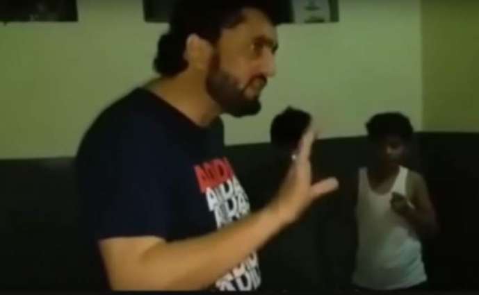 Sheheryar Afridi bursts into tears upon meeting juveniles in jail  
