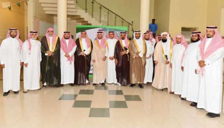 نائب أمير حائل يزور مركز الأمير سلطان الاجتماعي التابع لجمعية الملك عبدالعزيز الخيرية للخدمات الاجتماعية