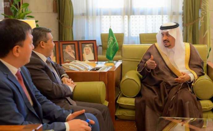 أمير منطقة الرياض يستقبل سفير كازاخستان لدى المملكة