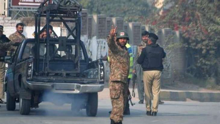 مقتل شرطي باكستاني في هجوم مسلح بمدينة كراتشي