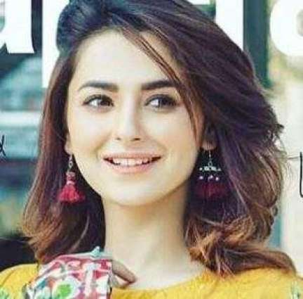 Hania Amir gives a shout out to strong girls fighting their battles