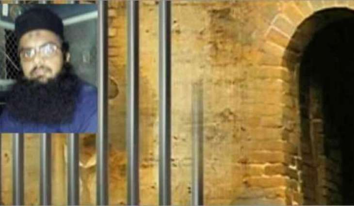 خلیفہ ہون دے دعویدار بندے دیاں جیل وچ بھڑکاں
جیل وچ ڈیوٹی اُتے موجود پولیس اہلکاراں نوں دھمکیاں دین لگا