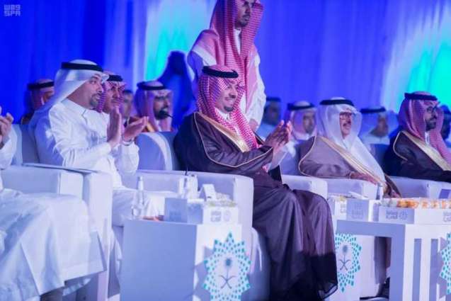 الأمير فيصل بن خالد بن سلطان يدشن 