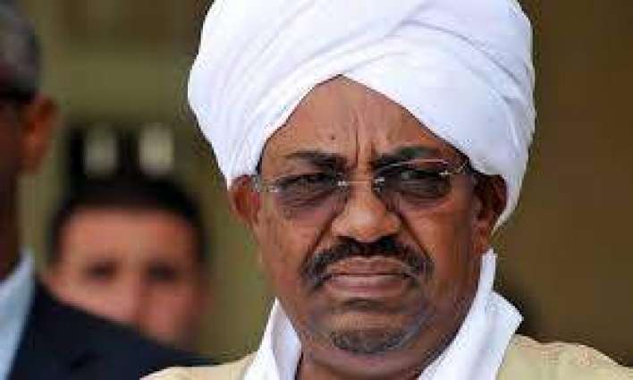 سلطان بن زايد يعزي الرئيس السوداني بوفاة عبد الرحمن سوار الذهب