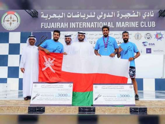 محمد بن حمد الشرقي يكرم الفائزين في بطولة الفجيرة الدولية للغوص الحر