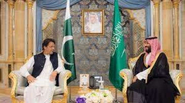 رئيس الوزراء الباكستاني يلتقي الوزراء السعوديين