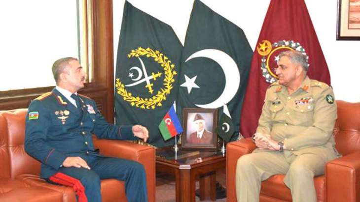 رئيس أركان الجيش الباكستاني يلتقي قائد حرس الحدود الآذربيجاني