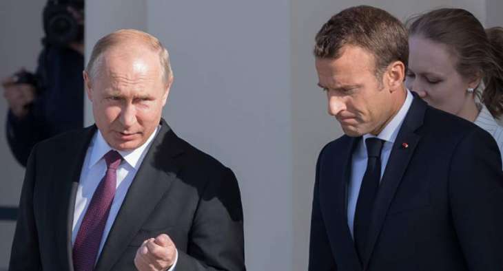 Putin, Macron Hold On-the-Go Exchange in Istanbul