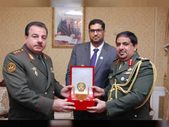 سفير الدولة يلتقي وزير الدفاع الطاجيكستاني
