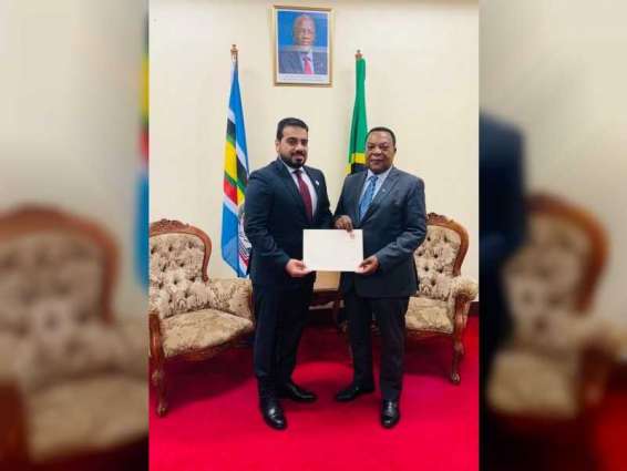 سفير الدولة يقدم أوراق اعتماده لوزير خارجية تنزانيا
