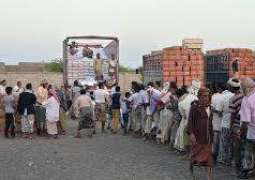 35 ألف يمني بالساحل الغربي يستفيدون من قافلة مساعدات إغاثية إماراتية