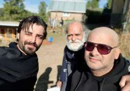 Hamza Ali Abbasi snaps a selfie from the sets of Alif