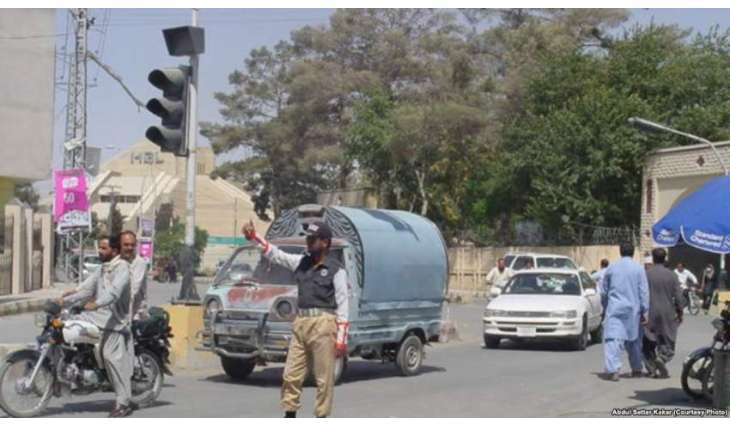 ٹریفک پولیس کوئٹہ نا ہیلمنٹ بینپننگ آ کارروائی، 19 موٹرسائیکل چالان، 7 گاڈی تا مون انگا شیشہ غاتے ہم کشار وخت اس کہ موٹرسائیکل و گاڈی تیان 10 غیر نمونہ نمبر پلیٹ آتے ہم کشار