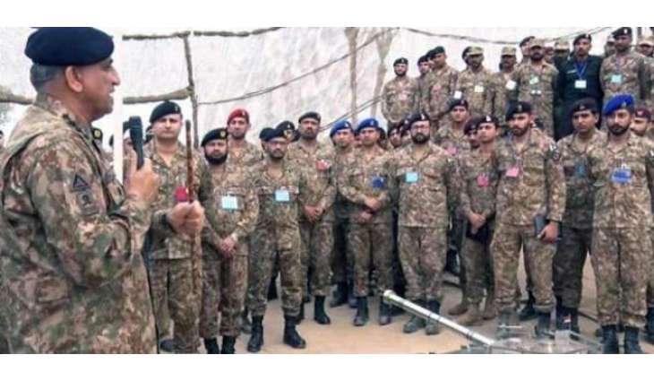 سرحداں اُتے ملک دا بھرپور دفاع کراں گے:آرمی چیف
 دہشت گردی دا خاتمہ کرن والی پاک فوج دی قیادت کرن اُتے فخر اے، پاک فوج نے کامیابی نال دہشت گردی دا مقابلا کیتا:سیالکوٹ فارمیشن کور دے دورے دوران گل بات
