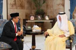 الأمير خالد الفيصل يستقبل القنصل العام الإندونيسي