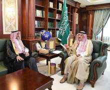 أمير منطقة جازان يستقبل رئيس هيئة الهلال الأحمر السعودي