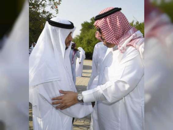 سلطان بن زايد ورئيس منظمة الجواد العربي يبحثان سبل الحفاظ على السلالات الأصيلة للخيول العربية