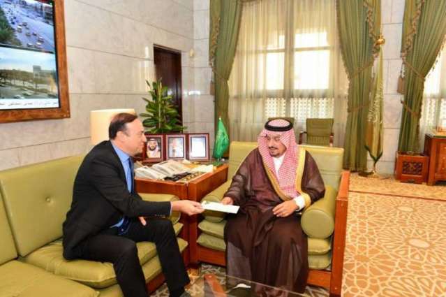 أمير منطقة الرياض يستقبل سفير جمهورية لبنان لدى المملكة