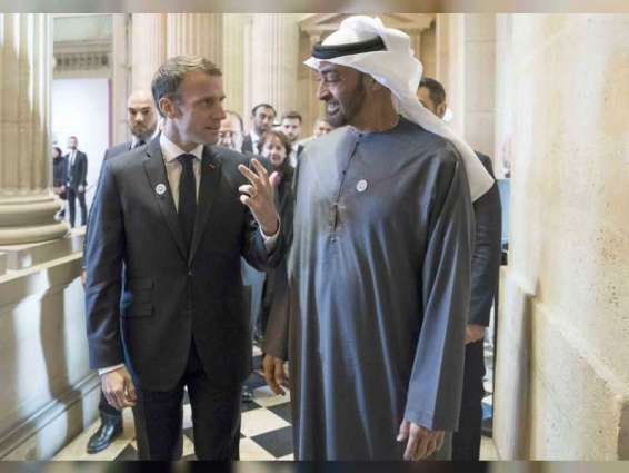 <span>محمد بن زايد والرئيس الفرنسي يبحثان تعزيز العلاقات الثنائية وعددا من القضايا الإقليمية والدولية</span>