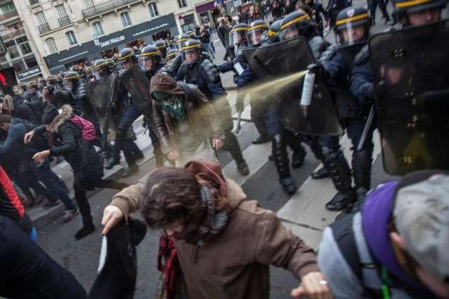 French Police Detain 130 Participants of Protests Against Fuel Prices Hike - Minister