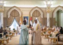 <span>محمد بن زايد ورئيس النيجر يشهدان مراسم تبادل اتفاقيات تعاون بين البلدين</span>
