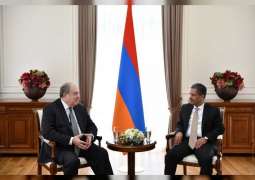 <span>رئيس أرمينيا يستقبل سفير الدولة</span>