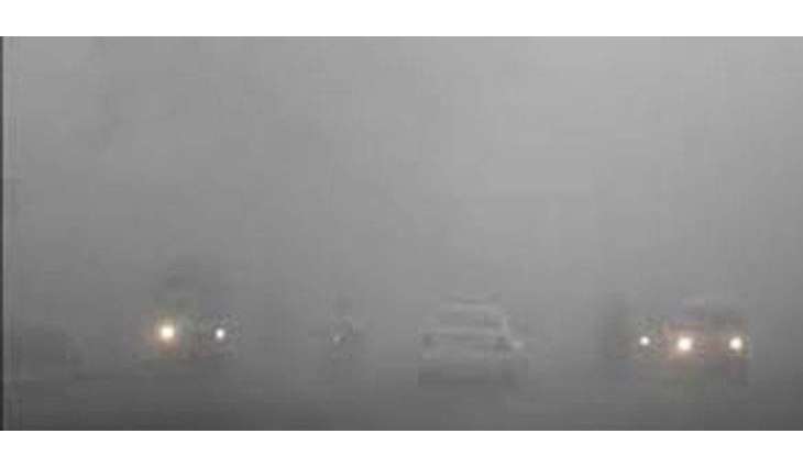 کہیڑ(دھند) پاروں اسلام آباد۔ لہور موٹروے کو ںٹریفک سانگے بند کرڈتا گئے