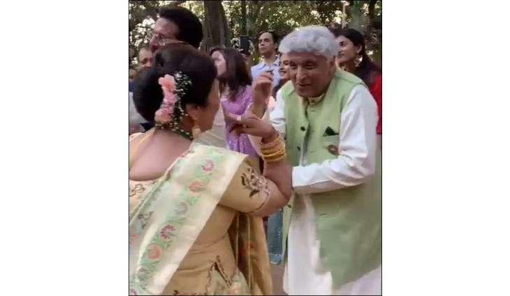 Ambani wedding: Javed Akhtar, other Bollywood legends dancing off on old Bollywood numbers is the cutest thing on internet today