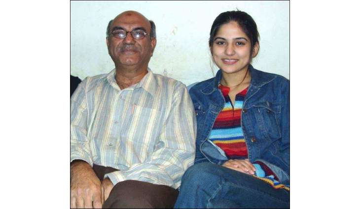 Sanam Baloch seeks prayers for her ailing father