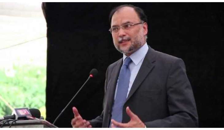 پاكستان كښې اقليتونو ته بشپړه مذهبي آزادي ترلاسه ده٬ له امريكا د سرټيفيكېټ اخستلو حاجت نشته۔ احسن اقبال