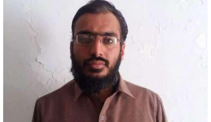 مدرسے دا قاری قصائی بن گیا
 حافظ غلام حسین نے چُھٹی کرن اُتے بالاں نوں پائپ نال تشدد دا نشانہ بنایا،ویڈیو وائرل
