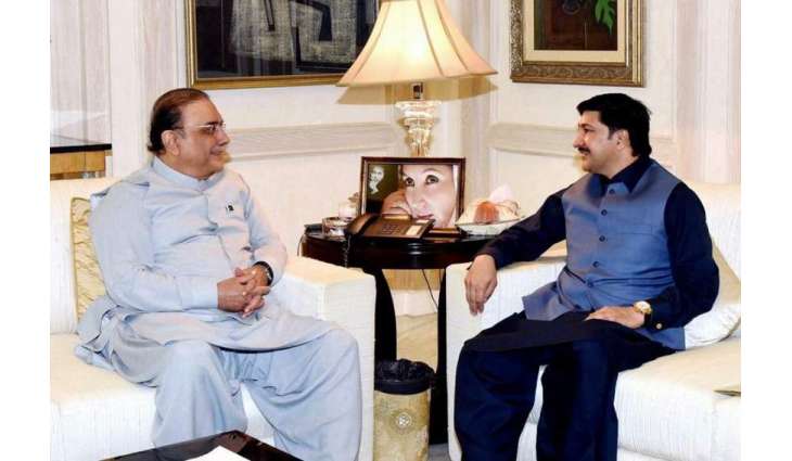 Sindh lawmaker gifts five camels to Zardari
