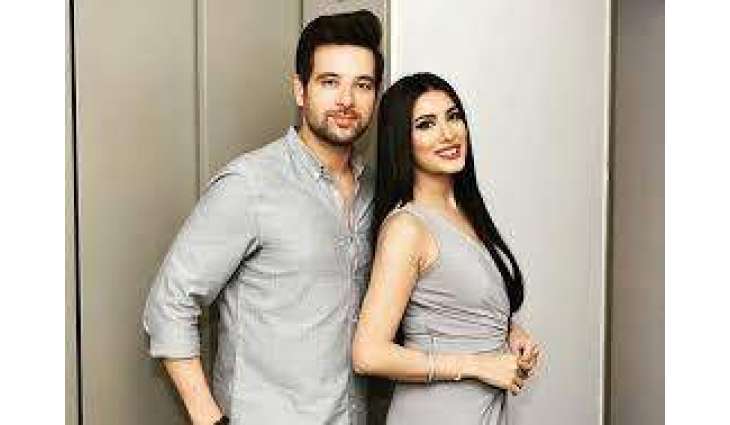 Mehwish Hayat tries to be innovative with Mikaal Zulfiqar! Watch what they do