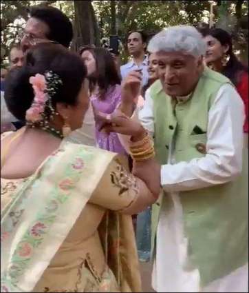 Ambani wedding: Javed Akhtar, other Bollywood legends dancing off on old Bollywood numbers is the cutest thing on internet today
