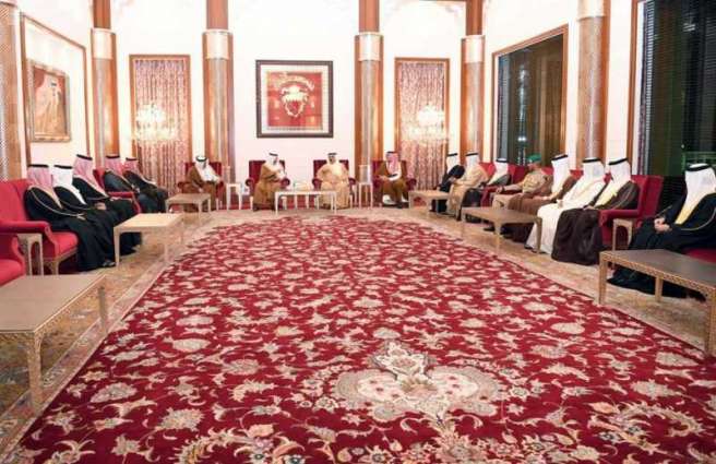 أمير المنطقة الشرقية ينقل تعازي خادم الحرمين الشريفين لملك البحرين في وفاة الشيخة نورة آل خليفة