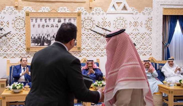 خادم الحرمين الشريفين ورئيس الحكومة التونسية يحضران توقيع اتفاقيتين ومذكرة تفاهم بين المملكة وتونس