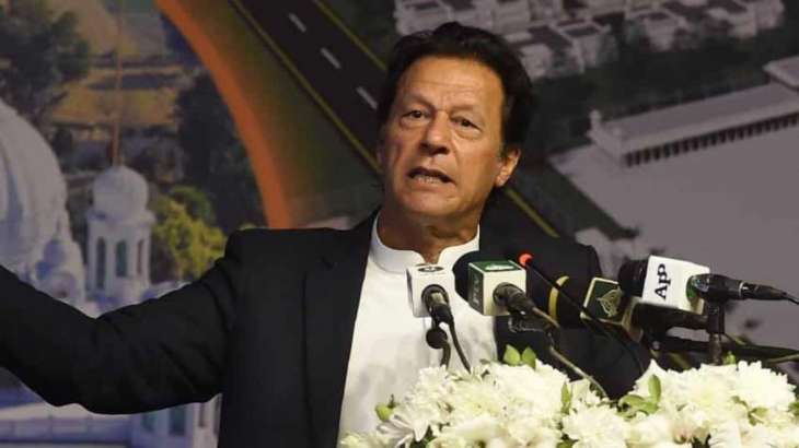 رئيس الوزراء عمران خان يقوم بافتتاح مشروع المنازل المأوى للمشردين في مدينة بشاور