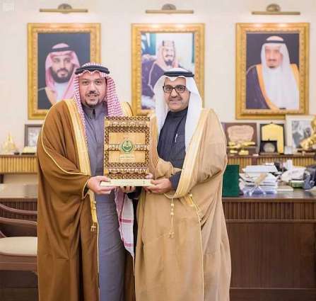 الأمير فيصل بن مشعل يستقبل مديري الخطوط السعودية السابق والحالي بالقصيم