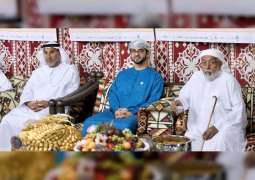 <span>سلطان بن حمدان بن زايد يزور عزب المشاركين في مهرجان‪ ‬الظفرة</span>