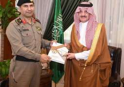 الأمير سعود بن نايف يطلع على التقرير السنوي لشرطة المنطقة الشرقية والإدارات التابعة لها للعام ١٤٣٩