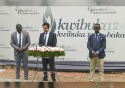 سفير الدولة يزور نصب ضحايا المذابح الجماعية في كيغالي 