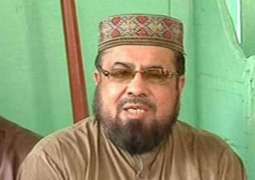 There's no stopping him! Mufti Qavi’s video again goes viral with a girl 