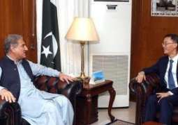 وزير الخارجية الباكستاني والسفير الصيني لدى باكستان يبحثان القضايا الإقليمية والدولية