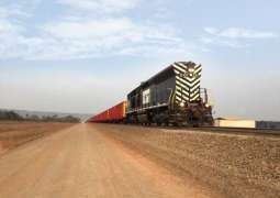 " الإمارات العالمية للألمنيوم " تدشن أول قطار بوكسيت ينطلق من المنجم إلى الساحل في غينيا