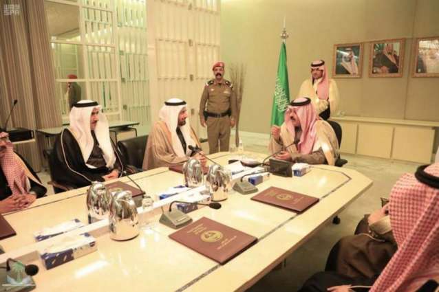 الأمير عبدالعزيز بن سعد يناقش مع وزير الصحة المشروعات الصحية بالمنطقة